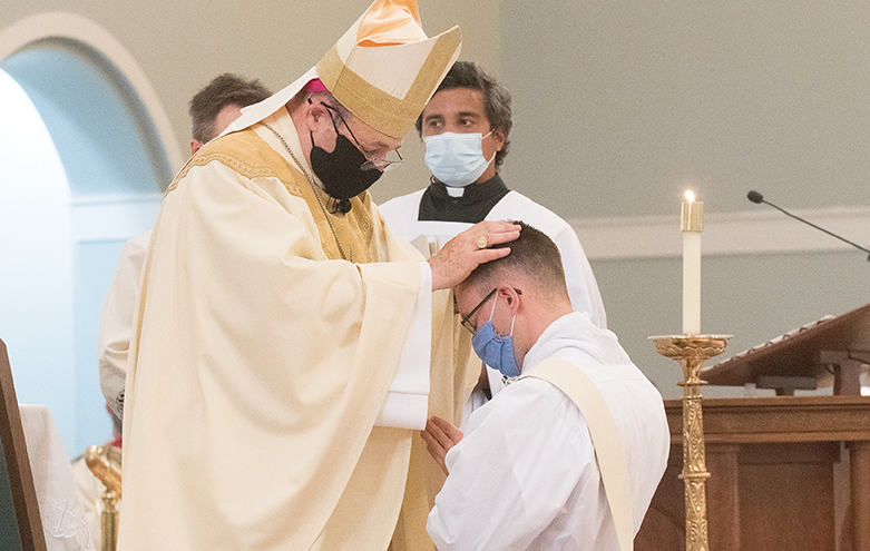 bishop lays hands frei